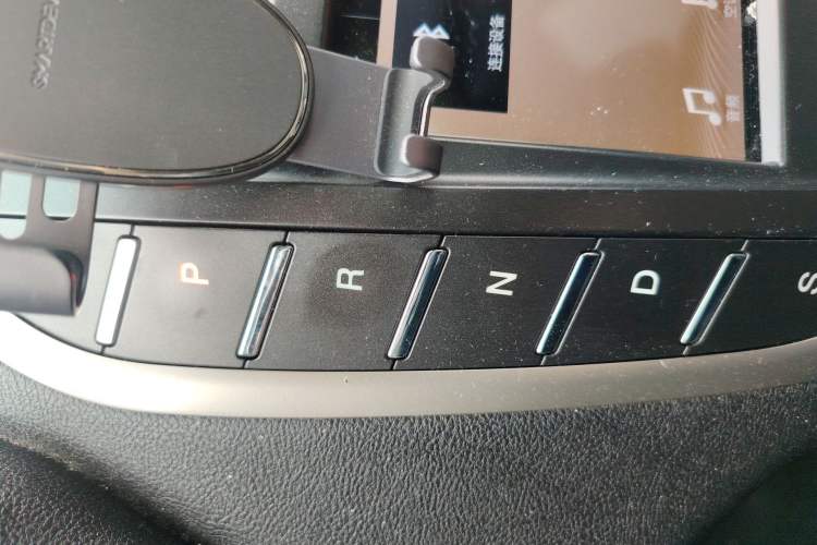 Used Lincoln MKC 2017 2.0T Two-Wheel-Drive Luxury Edition