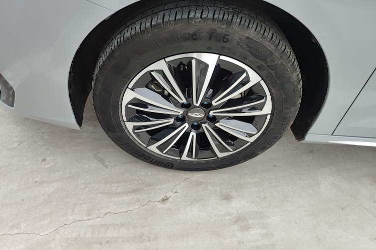 Used Chery Fengyun A8 2024 127 Chasing the Wind Edition Left Front Wheel Hub