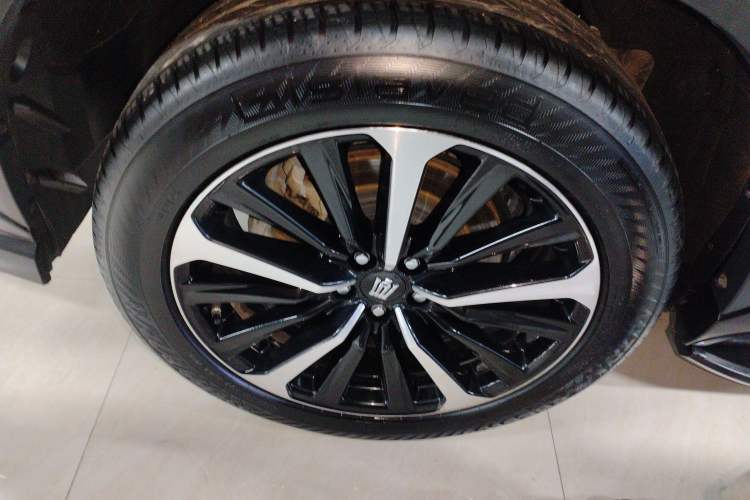 Used Toyota Crown Kluger 2021 2.5L HEV Four-Wheel Drive Premium Edition Right Rear Wheel Hub