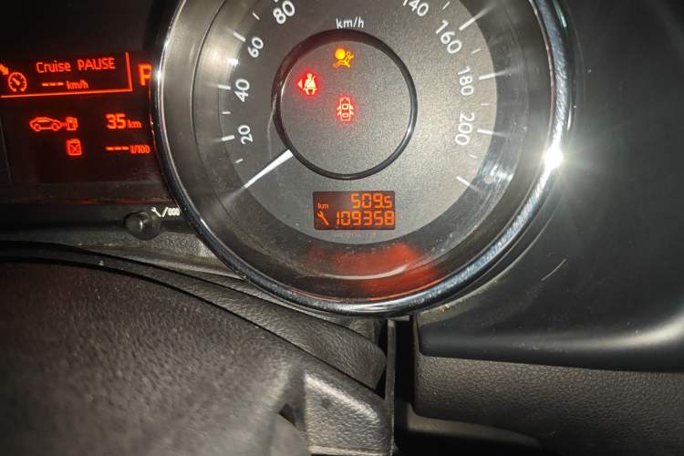 Used Peugeot 3008 2013 2.0L Automatic Trend Edition Odometer Close Up