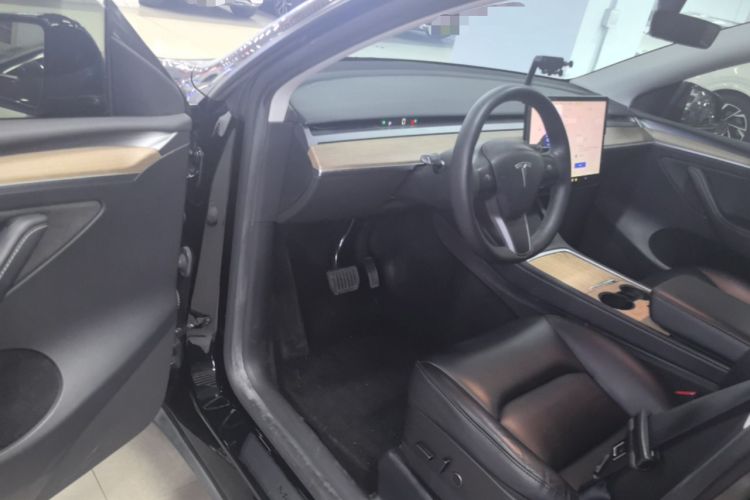 Used Tesla Model Y 2021 Standard Range Rear-Wheel Drive Version