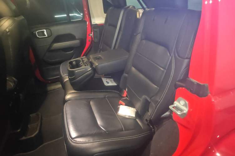 Used Jeep Wrangler 2019 2.0T Sahara Four-Door Prestige Edition China V Standard