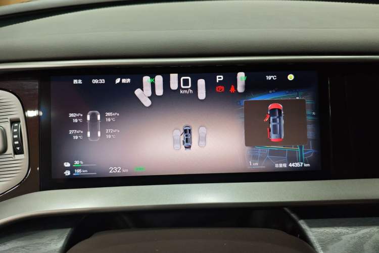 Used Denza D9 2025 DM-i Intelligent Drive 1020 Four-Wheel Drive Prestige Model
