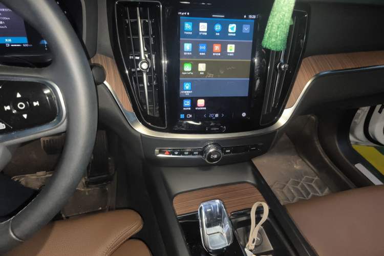 Used Volvo S60 2023 B4 Zhiyuan Luxury Edition