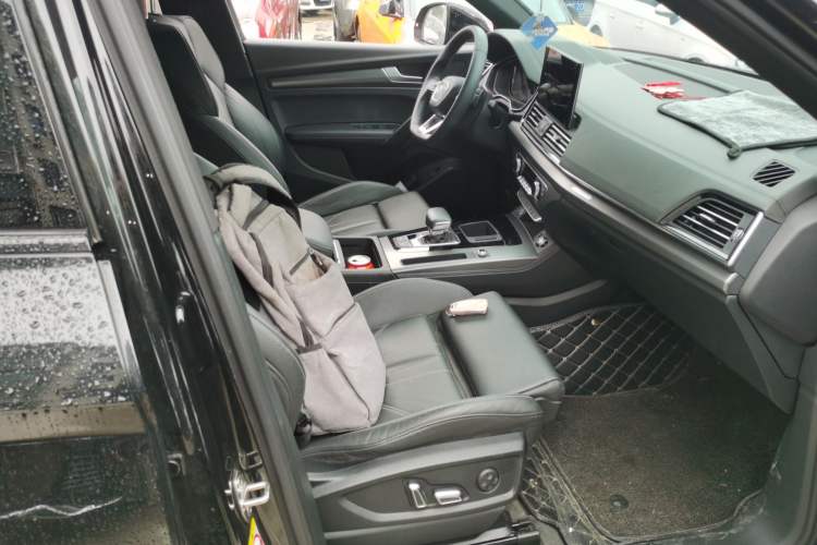 Used Audi Q5L 2023 40T Luxury Dynamic Model
