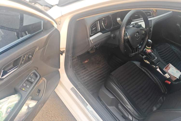 Used Volkswagen Lamando 2015 280TSI DSG Comfort Edition Driver Seat