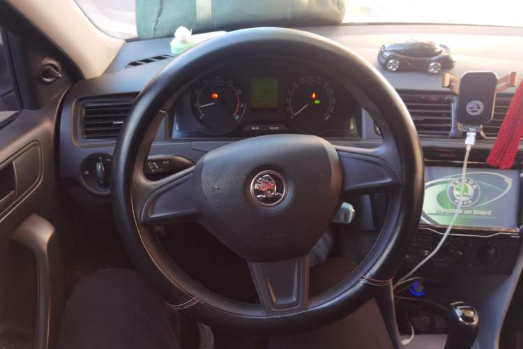 Used Skoda Rapid 2016 1.6L Automatic Front-Wheel Drive Model