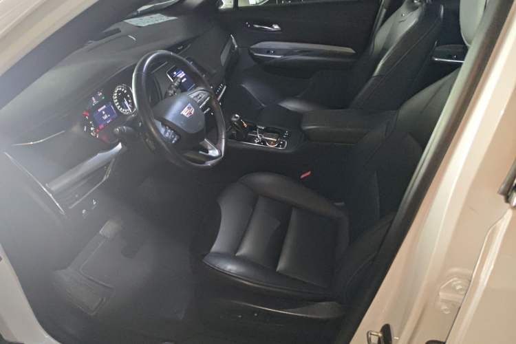 Used Cadillac XT4 2018 28T Two-Wheel-Drive Luxury Model
