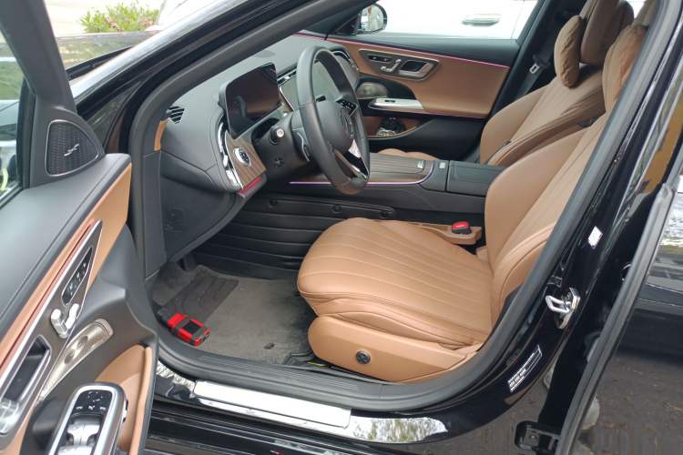 Used Mercedes-Benz E-Class 2024 Refresh E 300 L Stylish Edition
