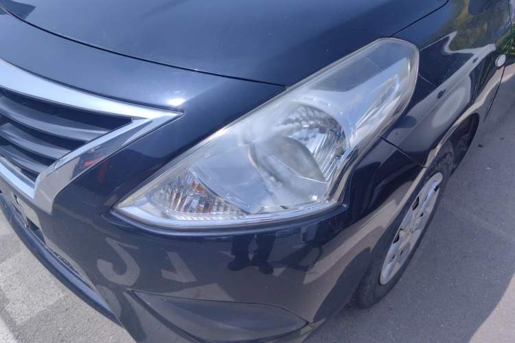 Used Nissan Sunny 2015 1.5XE Manual Comfort Edition Left Front Headlight