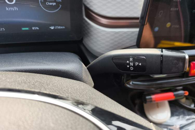 Used SOL E10X 2021 302 km Range Luxury Version 31.4 kWh