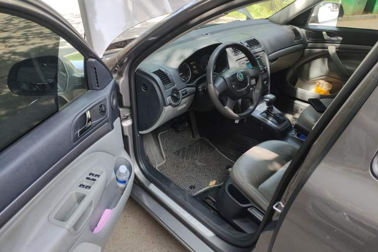 Used Skoda Octavia 2013 1.6L Automatic Yijun Edition
