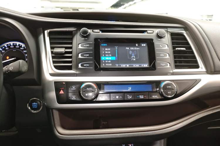 Used Toyota Highlander 2015 2.0T Two-Wheel Drive Luxury Edition 7 Seats
