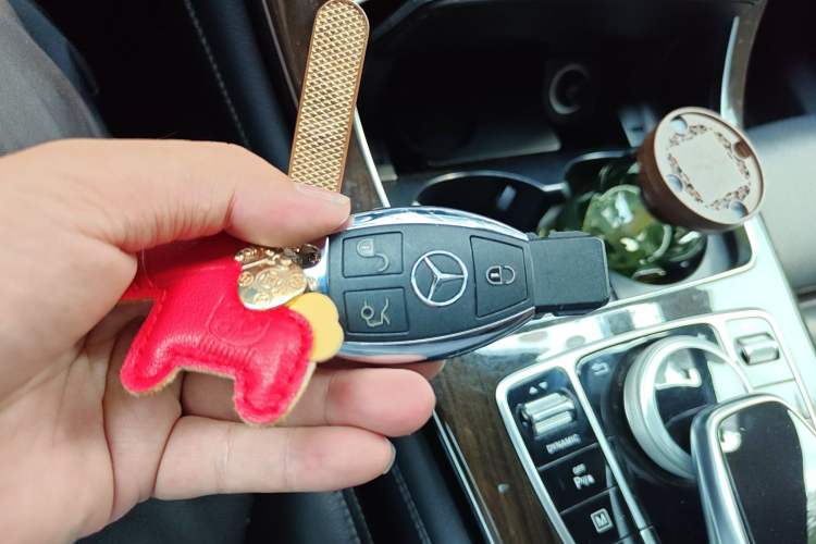 Used Mercedes-Benz GLC 2017 GLC 260 4MATIC Dynamic Edition Vehicle Key