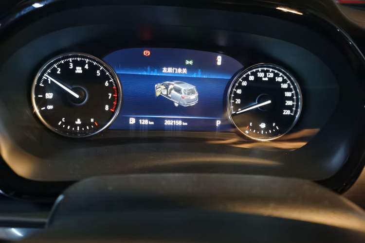 Used Buick GL8 2020 Land Cruiser Executive Class 652T Comfort Model
