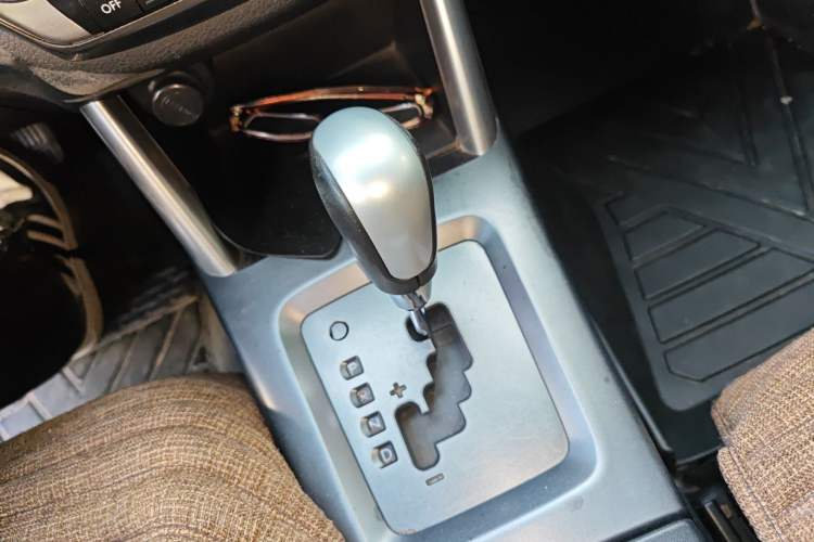 Used Subaru Forester 2012 Classic 2.5XS Automatic Luxury Edition Gear Lever