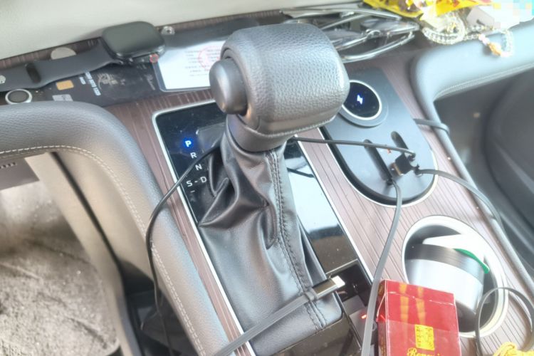 Used Toyota Granvia 2024 2.5L Hybrid Luxury Edition
