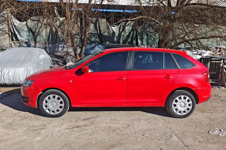 Used Skoda Rapid Spaceback 2016 Revised Version 1.6L Automatic Front-Drive Edition
