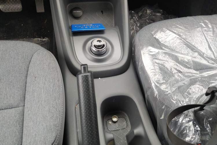 Used Wuling Hongguang New Energy 2025 Extended-Range Hybrid 50KM Comfort Version