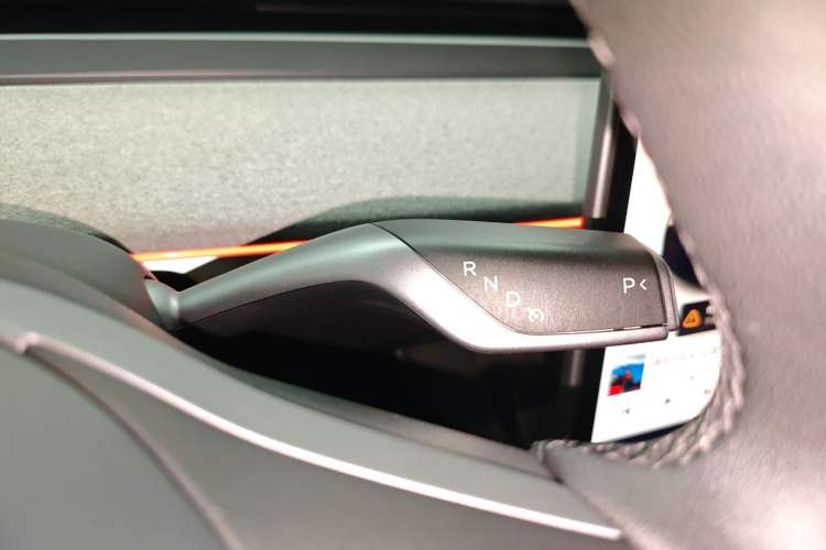 Used Tesla Model Y 2024 Rear-Wheel-Drive Version Gear Lever