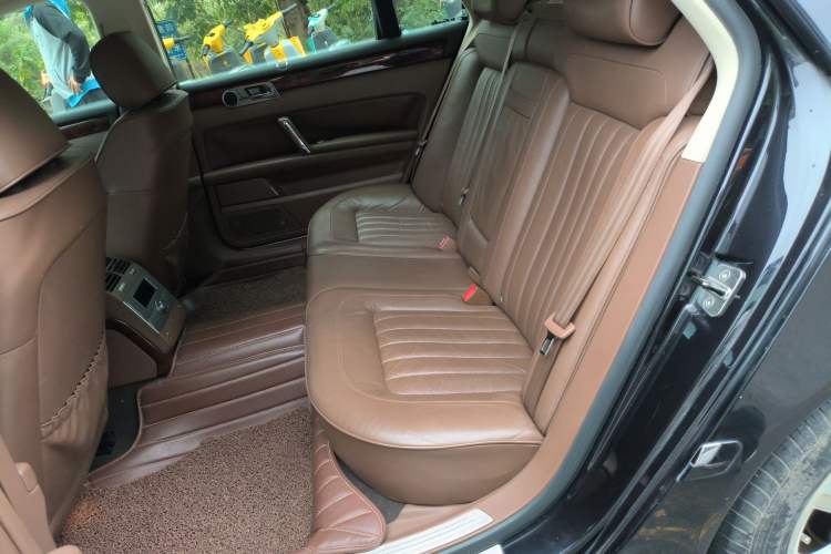 Used Volkswagen Phaeton 2012 3.0TDI Executive Version Left Rear Seat