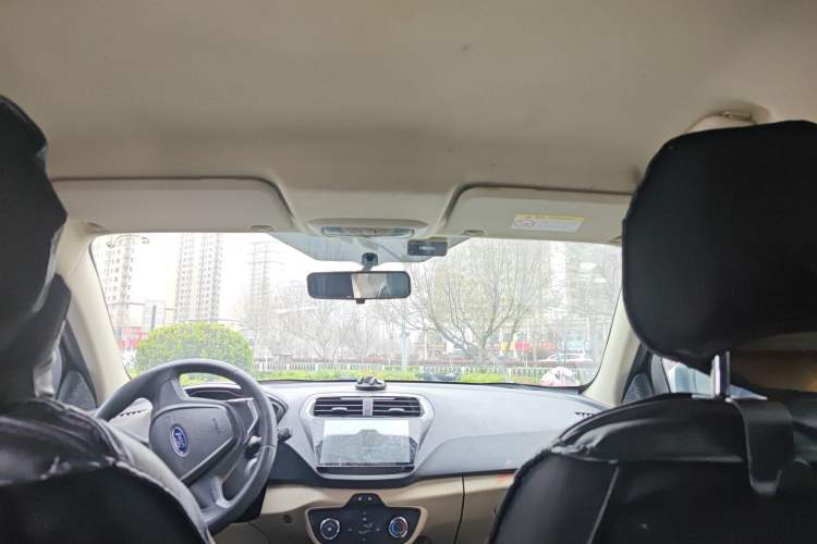 Used Ford Escort 2015 1.5L Manual Comfort Model Headliner