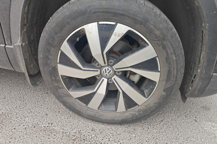Used Volkswagen Tayron 2021 280TSI Two-Wheel Drive Luxury Smart Connectivity Version Right Front Wheel Hub