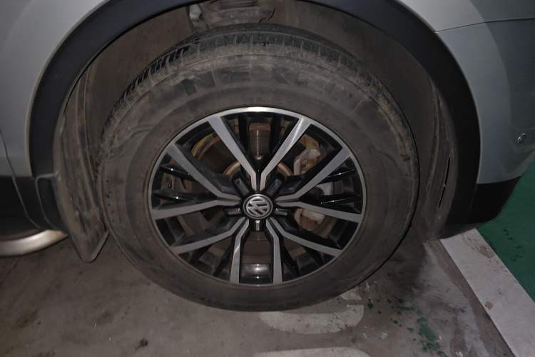 Used Volkswagen Tiguan L 2018 330TSI Automatic Two-Wheel Drive Luxury Edition Right Front Wheel Hub