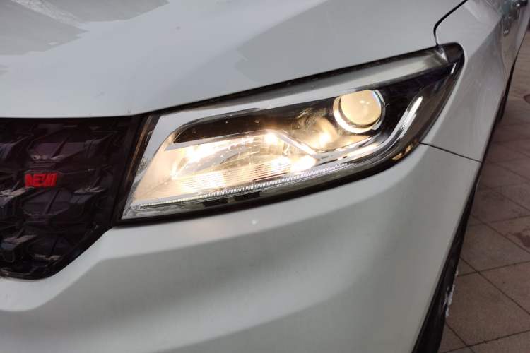 Used Dongfeng Fengon 580 2021 ☆ Star Edition 1.5T Automatic Luxury Version Left Front Headlight