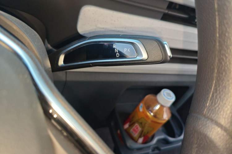 Used SAIC MAXUS Dana V1 2025 Low-Roof Multi-Function Version 42 kWh Gear Lever