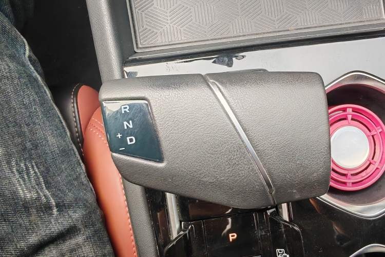 Used CHANGAN Eado 2022 PLUS Blue Whale NE 1.4T GDI DCT Prestige Edition Gear Lever