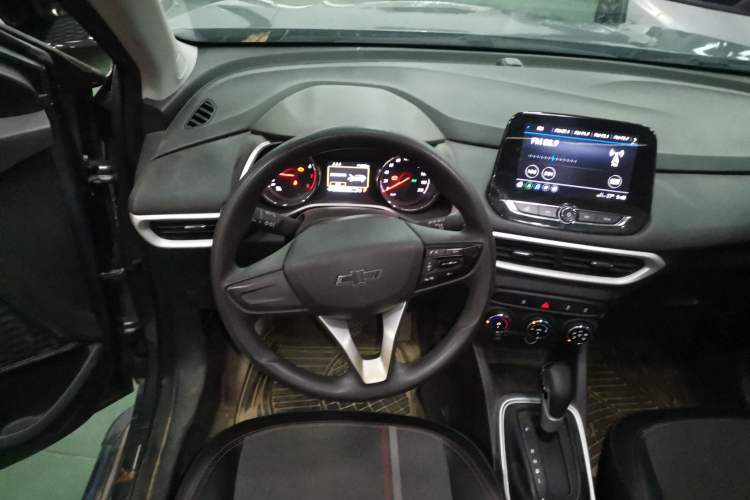 Used Chevrolet Trax 2019 Redline 325T Automatic Fun Edition China VI Standard Steering Wheel