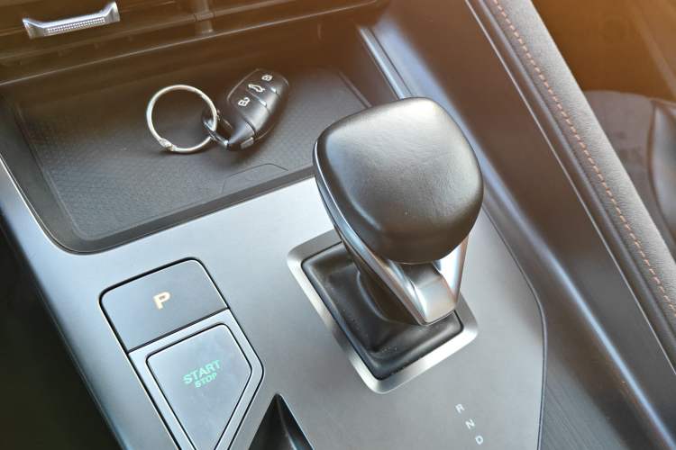 Used Roewe D5X DMH 2024 135 Tech Edition
