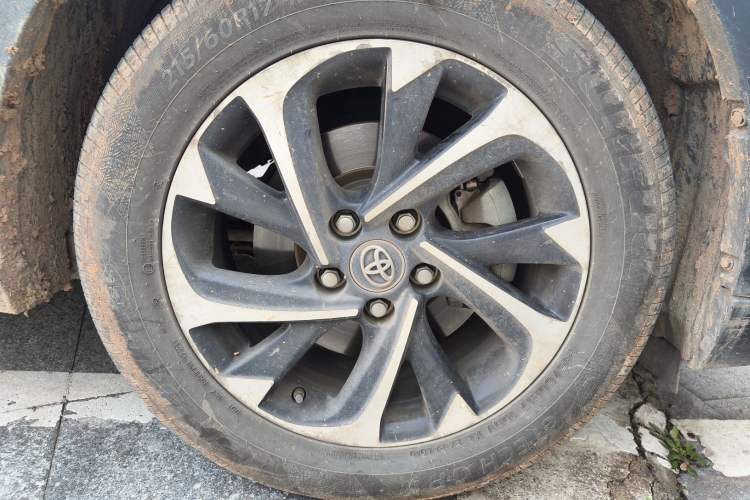 Used Toyota IZOA 2018 2.0L Yichi Edition China V Standard