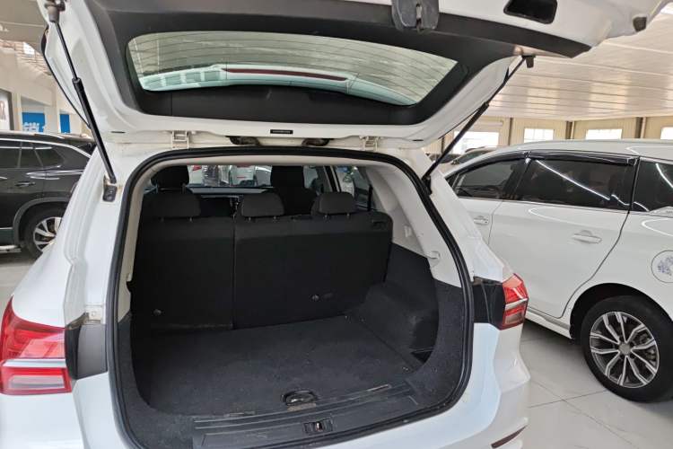 Used Roewe RX5 2020 20T Automatic 4G Connect Excellence Edition Trunk