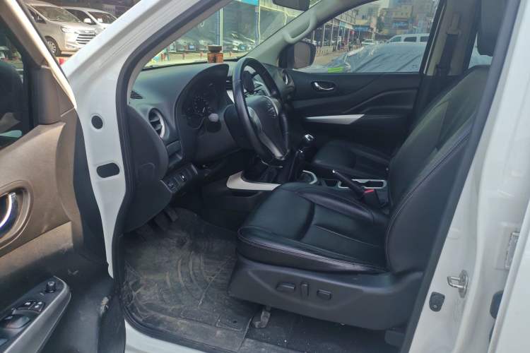 Used Nissan Navara 2017 2.5L Manual 4x4 Luxury Edition QR25