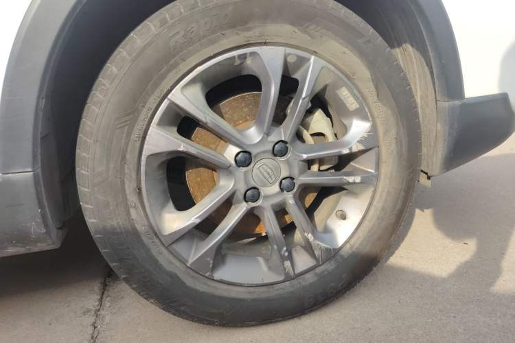 Used Geely Auto Vision X3 2020 1.5L Manual Elite Edition Right Front Wheel Hub