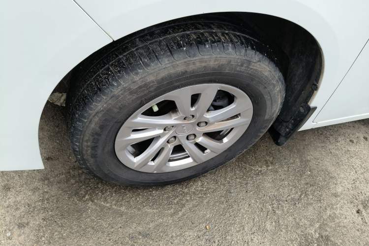 Used BAW Ruisheng Ace M7 2023 1.6L Long Wheelbase Enjoyment Version 7 Seats Left Front Wheel Hub