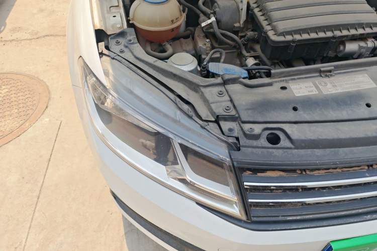 Used Volkswagen Santana 2019 1.5L Manual Fashion Edition China VI Standard Right Front Headlight