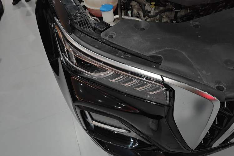 Used Hongqi HS5 2023 2.0T Qixiang Pro Edition Right Front Headlight