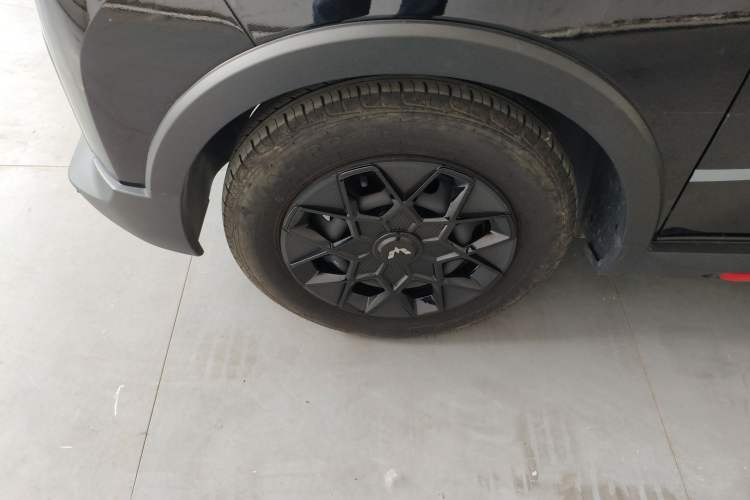 Used Wuling Hongguang MINIEV 2022 GAMEBOY 200km Gaming Edition with Lithium Iron Phosphate Left Front Wheel Hub