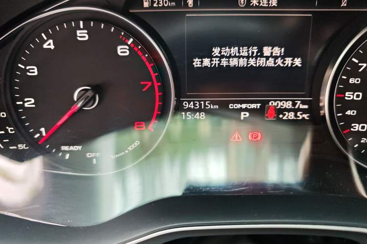 Used Audi A4L 2018 30th Anniversary Edition 40 TFSI Trendy Model Odometer Close Up