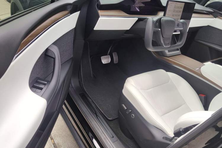 Used Tesla Model X 2023 Dual-Motor All-Wheel-Drive Version
