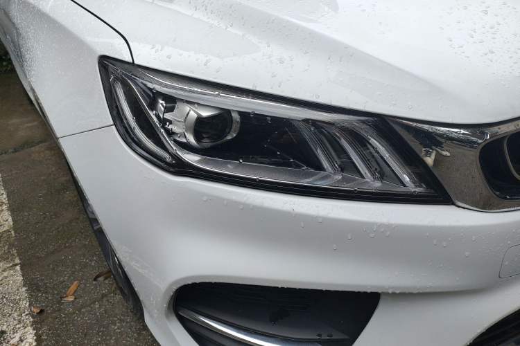 Used Geely Auto Binray 2018 14T CVT Binyi Edition Right Front Headlight