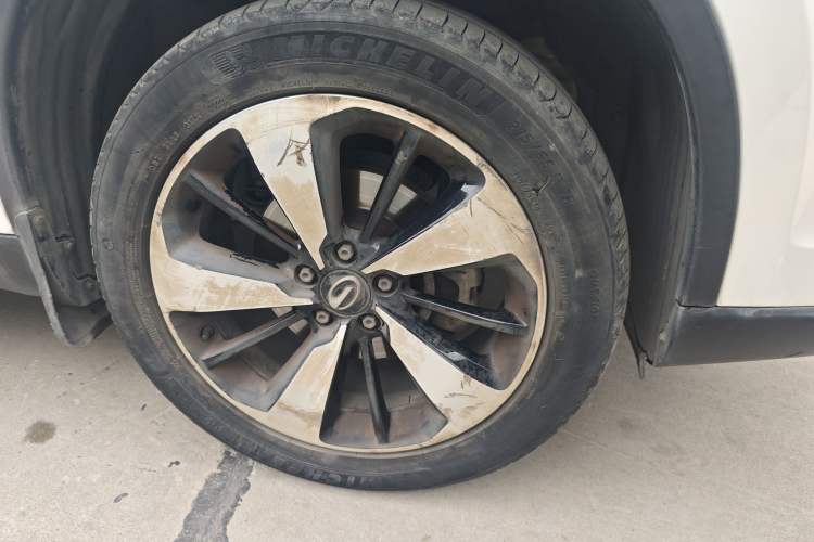 Used GAC Trumpchi GS4 2018 235T Automatic Two-Wheel Drive Luxury Smart Connectivity Millionth Anniversary Edition Right Front Wheel Hub