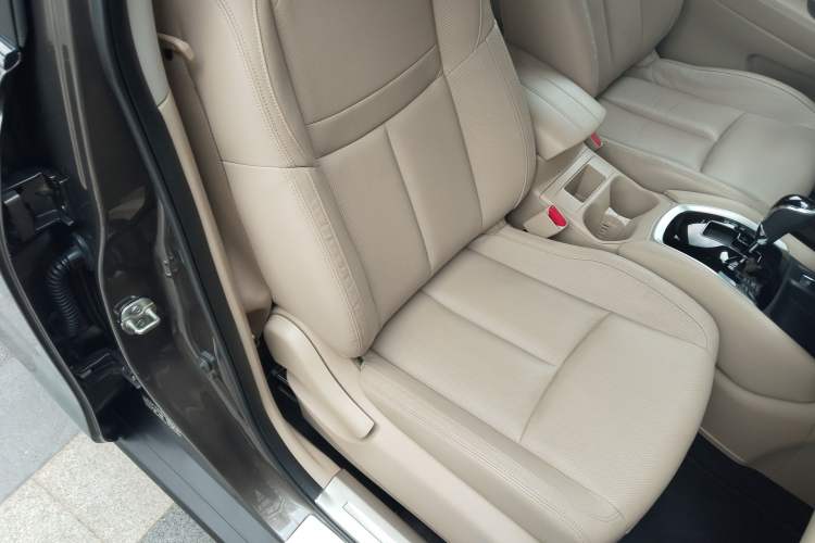 Used Nissan X-Trail 2019 2.0L CVT Smart Connect Comfort Edition 2WD Right Front Seat