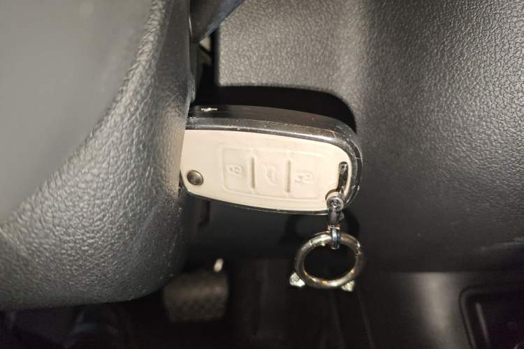 Used Volkswagen Tiguan 2016 280TSI Automatic Two-Wheel-Drive Silk Road Style Edition Vehicle Key