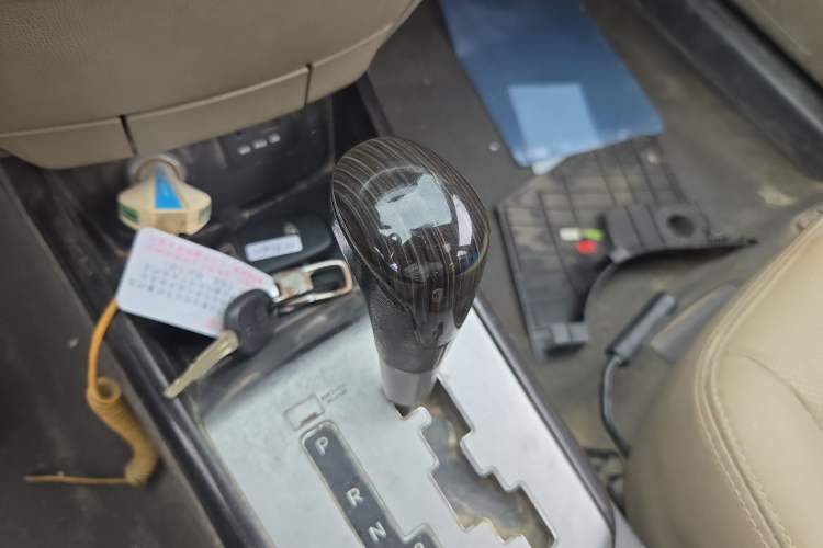 Used Hyundai Celesta 2011 1.6L Automatic Luxury Version Gear Lever