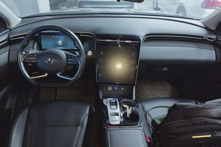 Used Hyundai Tucson 2022 Tucson L 1.5T DCT LUX Prestige Edition N Line Center Console