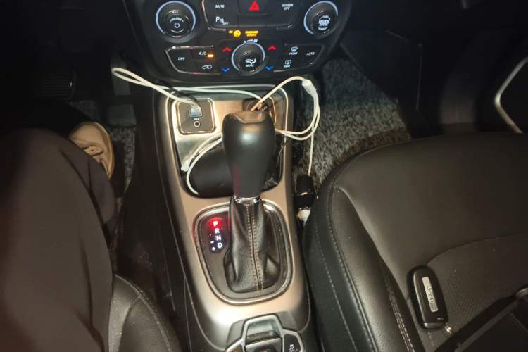 Used Jeep Compass 2017 200T Automatic Family Edition Gear Lever